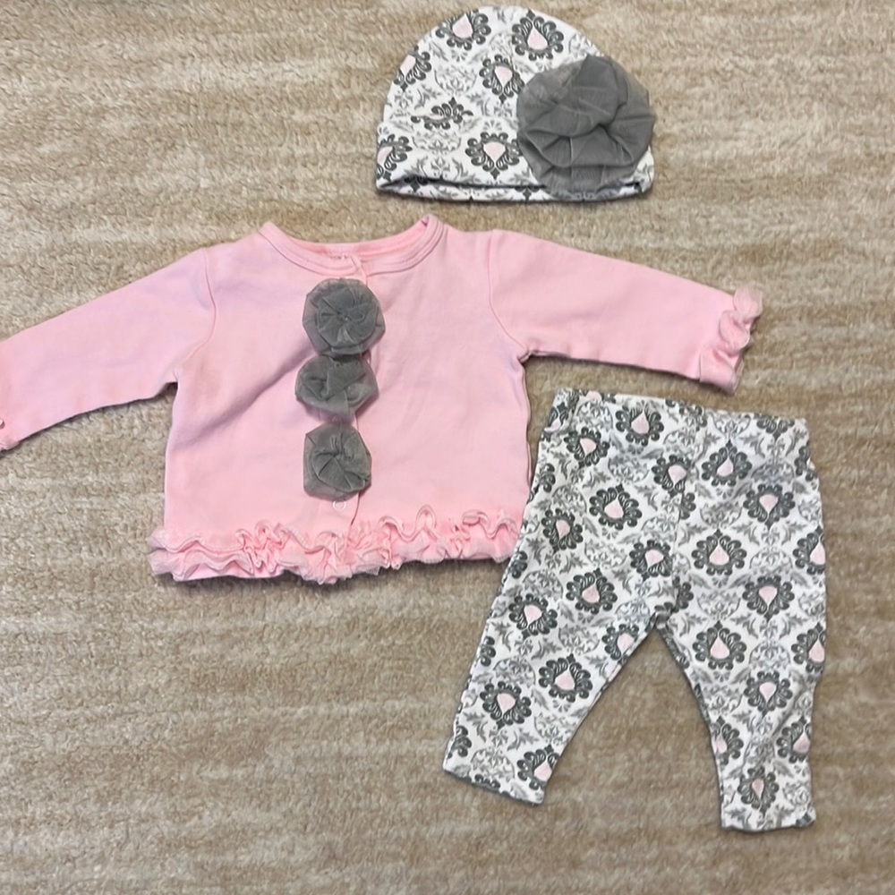 Beautiful Baby Essentials 3 piece set! Pink top with ruffles, pants and hat!